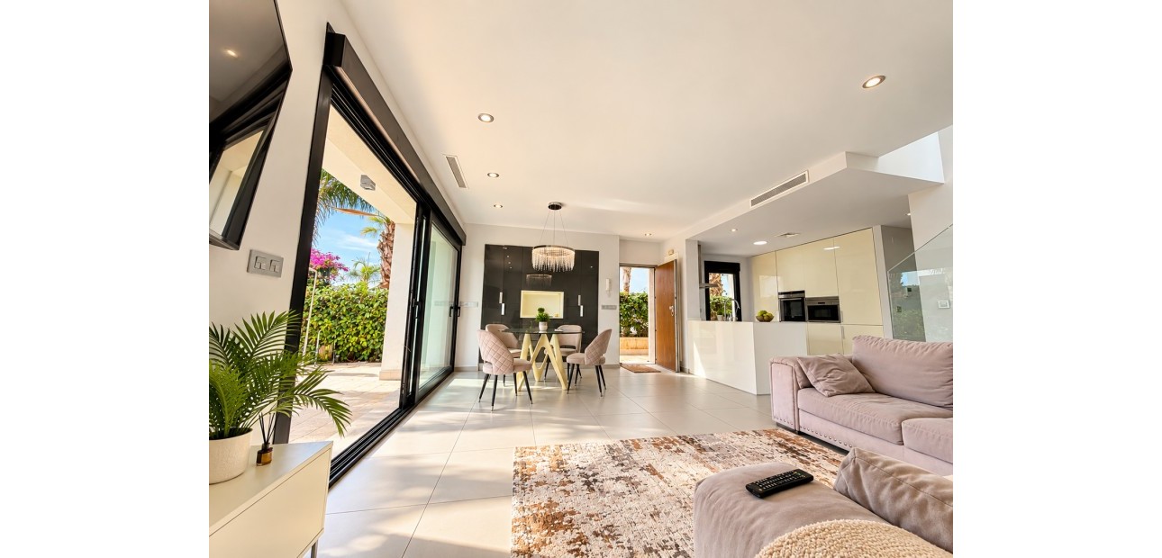 Sale - Detached Villa -
Ciudad Quesada - Doña Pepa