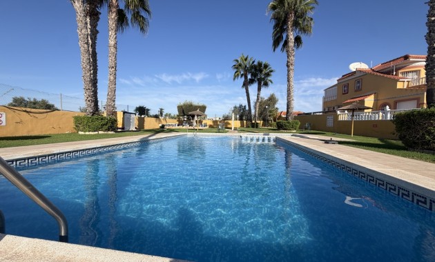 Venta - Apartamento / piso -
Orihuela Costa - Cabo Roig