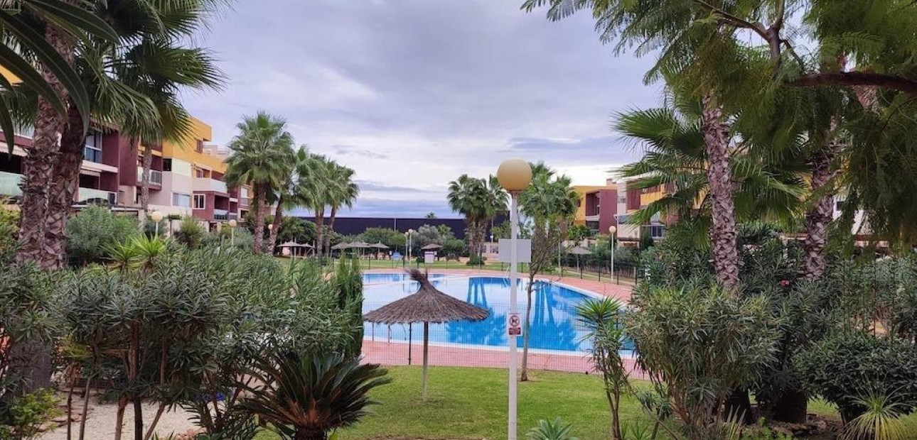 Venta - Apartamento / piso -
Orihuela Costa - Punta Prima