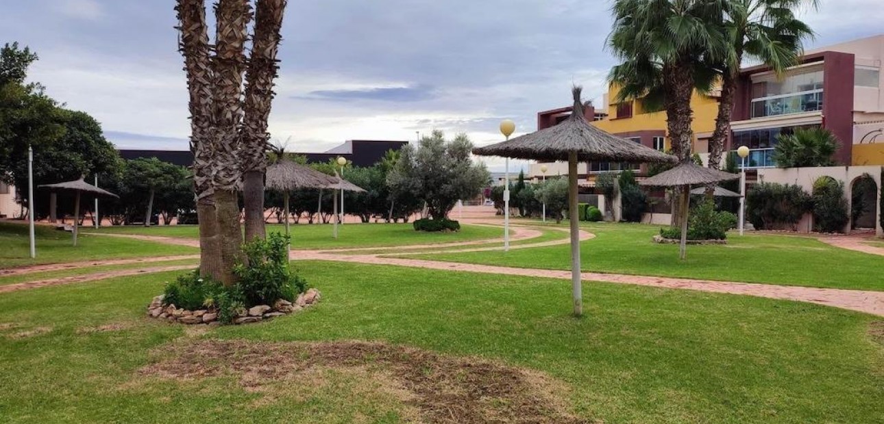 Venta - Apartamento / piso -
Orihuela Costa - Punta Prima