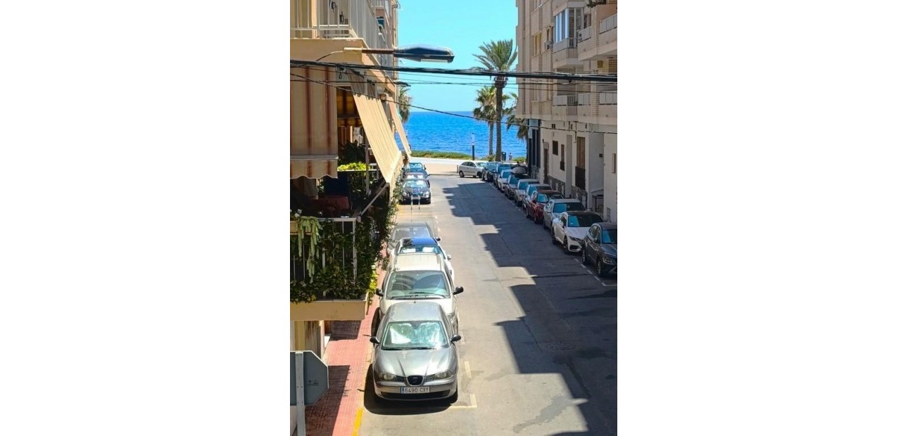Venta - Apartamento / piso -
Torrevieja - Estacion de autobuses