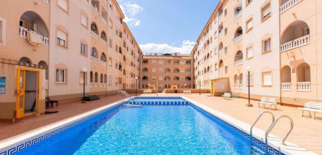 Herverkoop - Appartement / flat -
Torrevieja - torrevieja