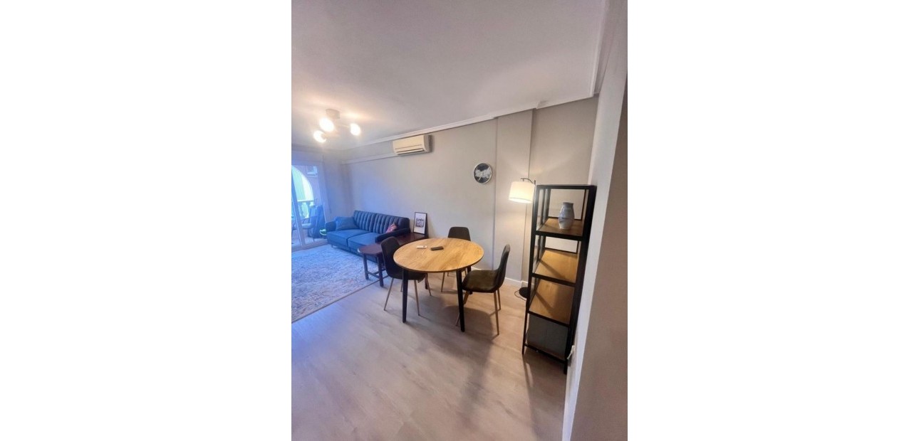 Herverkoop - Appartement / flat -
Torrevieja - torrevieja