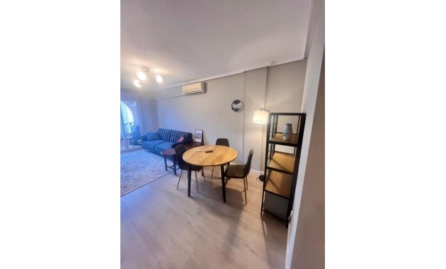 Herverkoop - Appartement / flat -
Torrevieja - torrevieja