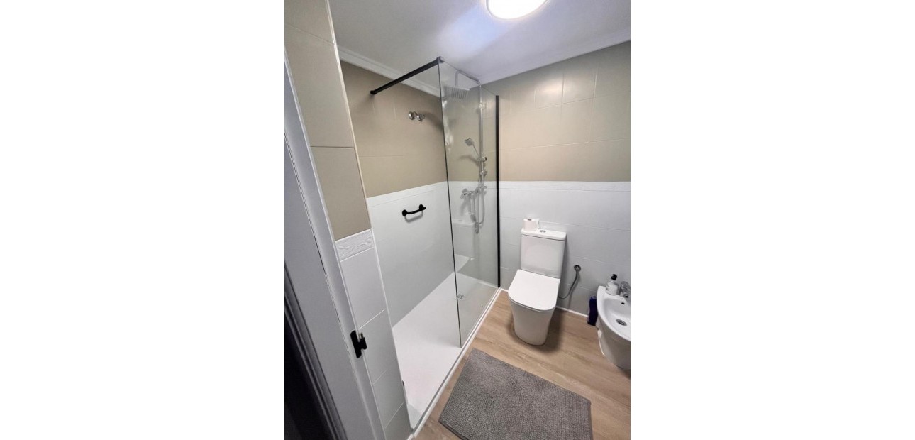 Herverkoop - Appartement / flat -
Torrevieja - torrevieja
