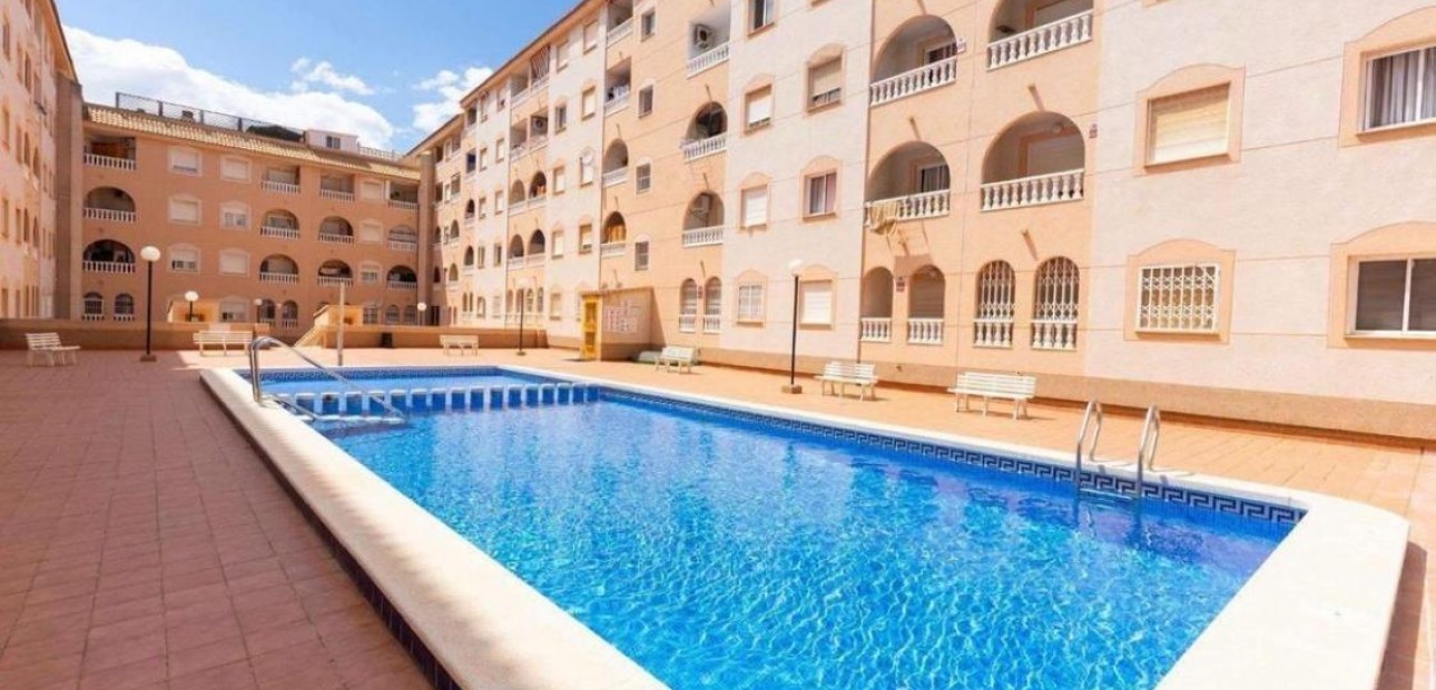 Herverkoop - Appartement / flat -
Torrevieja - torrevieja