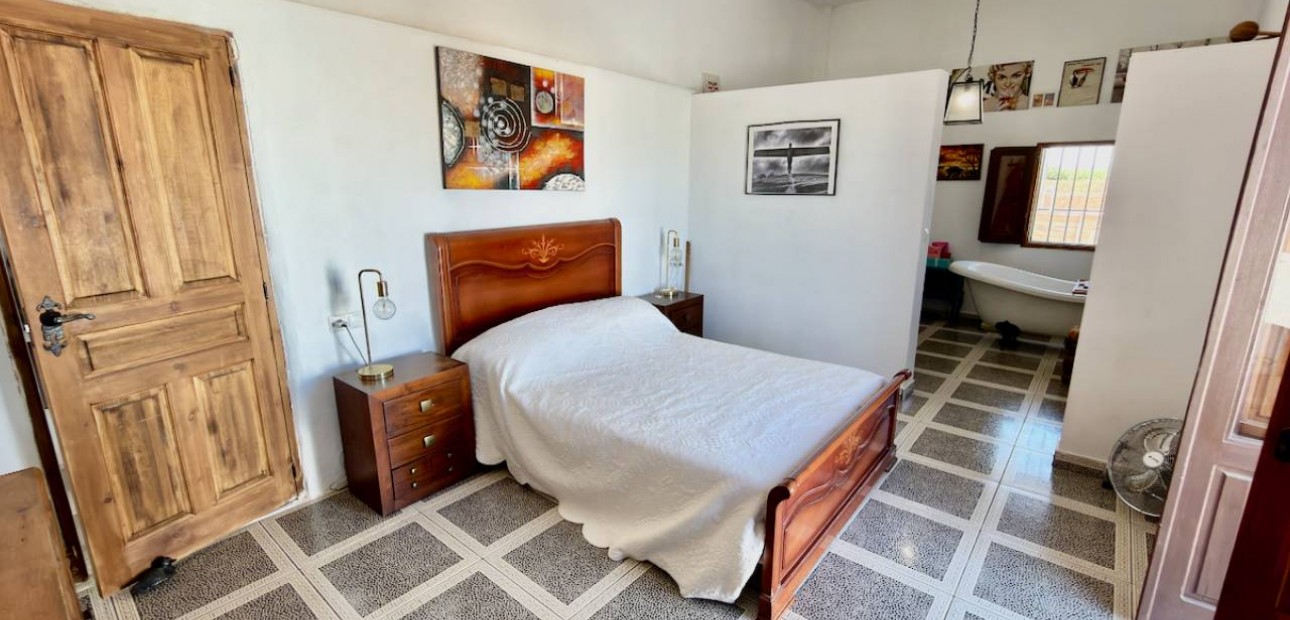 Venta - Finca / Country Property -
Dolores - Comunidad Valenciana
