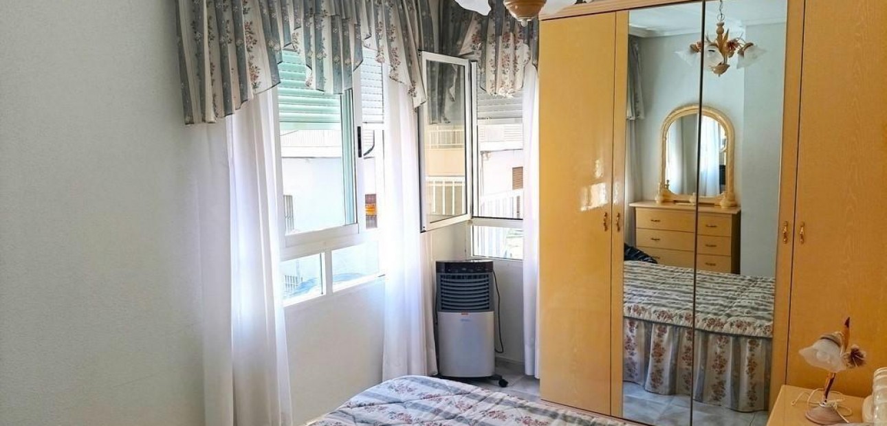 Venta - Apartamento / piso -
Torrevieja - Estacion de autobuses