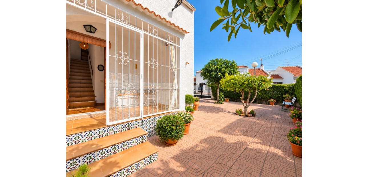 Venta - Adosado -
Torrevieja - Nueva Torrevieja