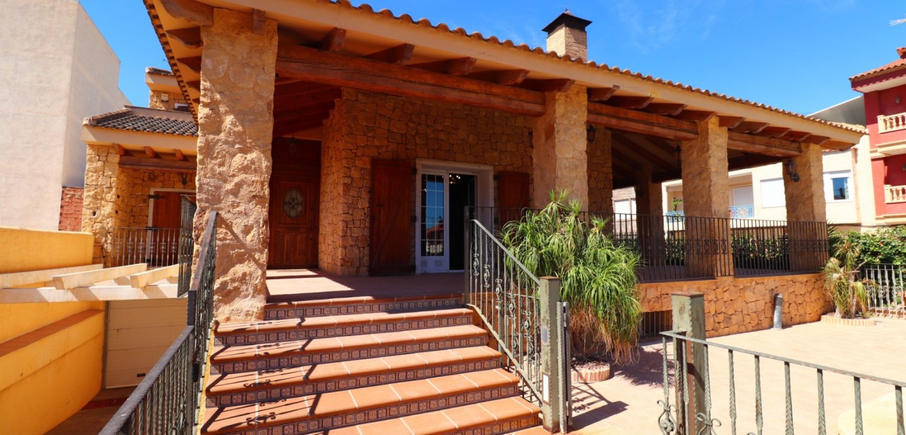 Venta - Detached Villa -
Formentera del Segura - Formentera - Village