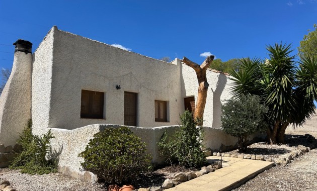 Sale - Country Property/Finca -
Torremendo