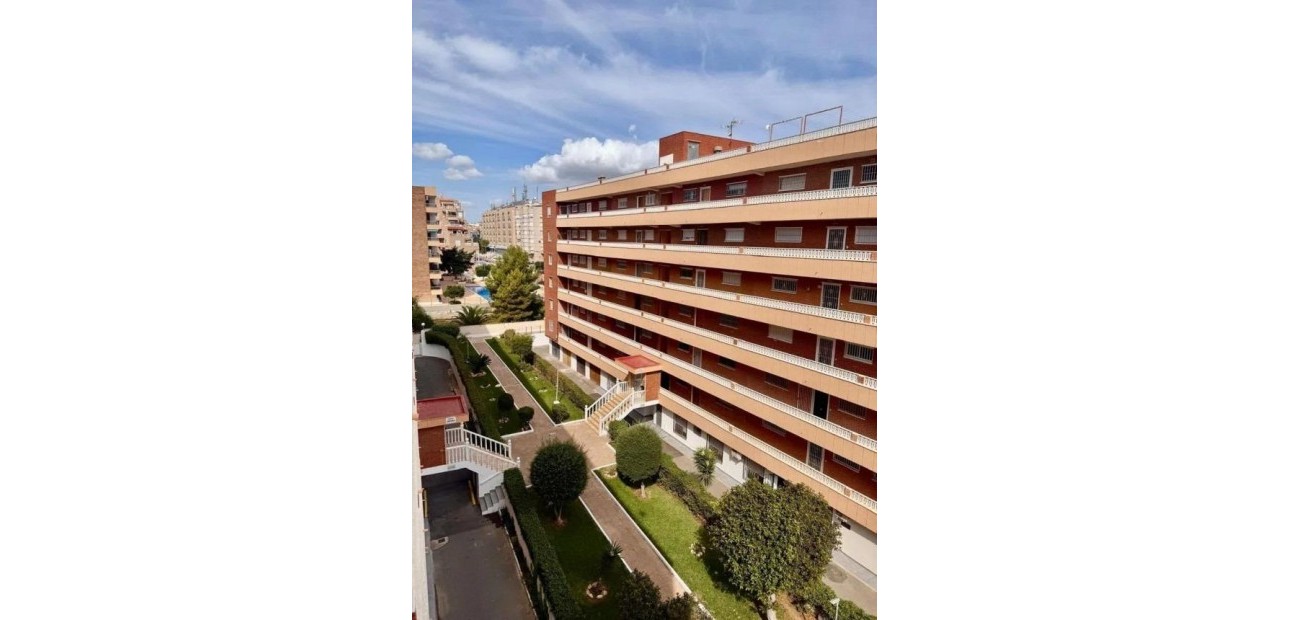 Venta - Apartamento / piso -
Torrevieja - Punta prima