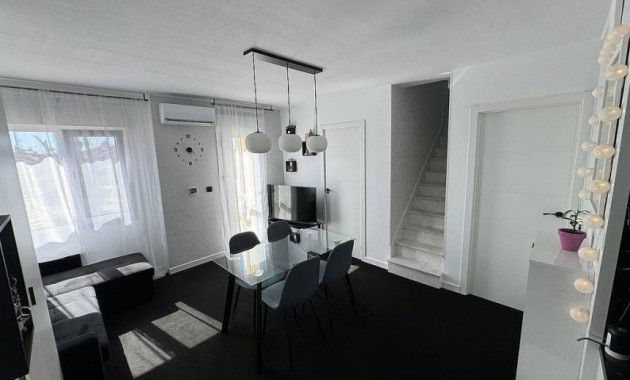 Venta - Terraced house -
Torrevieja - Carrefour