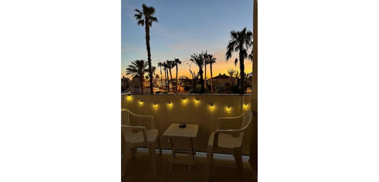 Venta - Terraced house -
Torrevieja - Carrefour