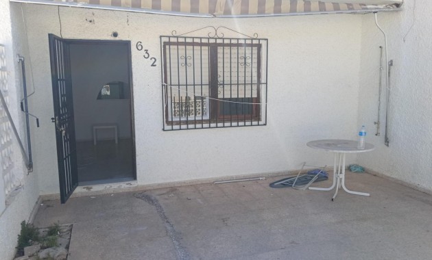 Venta - Apartamento / piso -
Torrevieja - El limonar