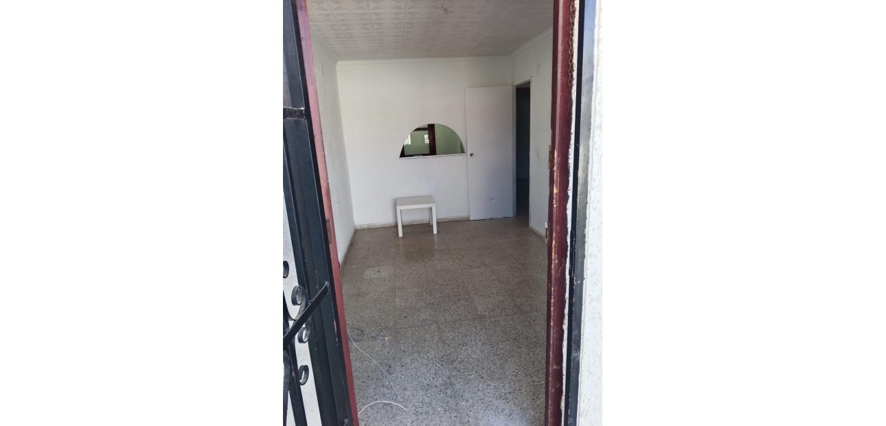 Venta - Apartamento / piso -
Torrevieja - El limonar