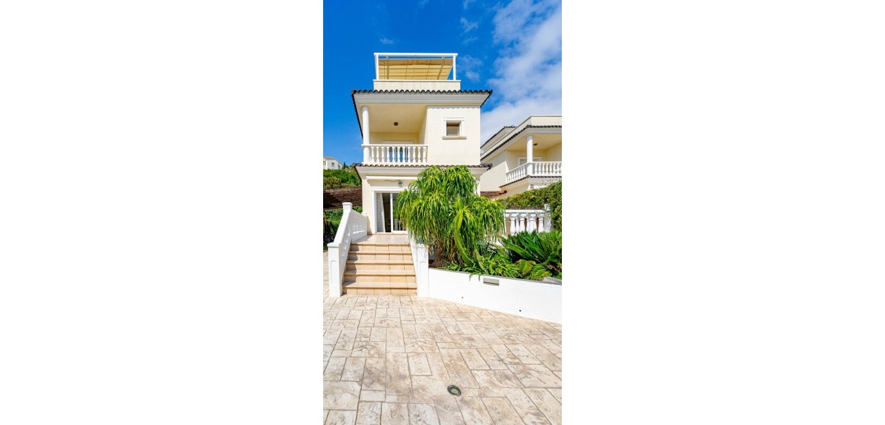Venta - Detached Villa -
Alicante - El Campello