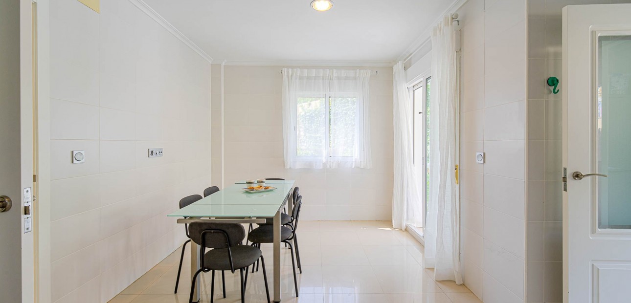 Venta - Detached Villa -
Alicante - El Campello