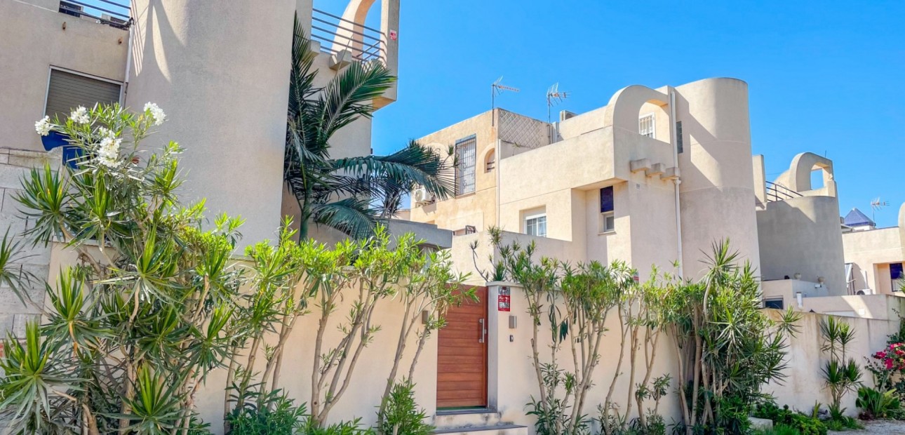 Venta - Adosado -
Torrevieja - La Siesta - El Salado -  Torreta