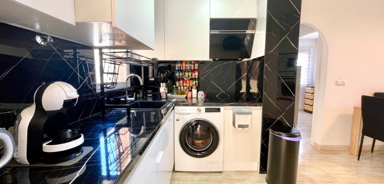 Herverkoop - Appartement / flat -
La Siesta
