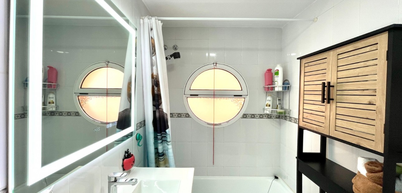Herverkoop - Appartement / flat -
La Siesta