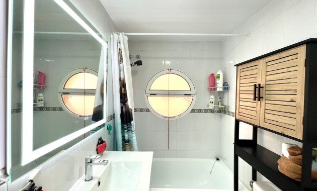 Herverkoop - Appartement / flat -
La Siesta