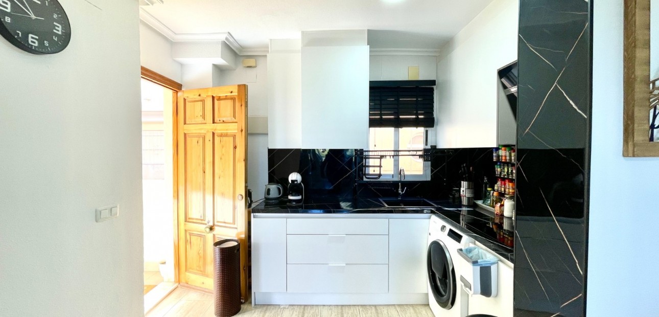 Herverkoop - Appartement / flat -
La Siesta
