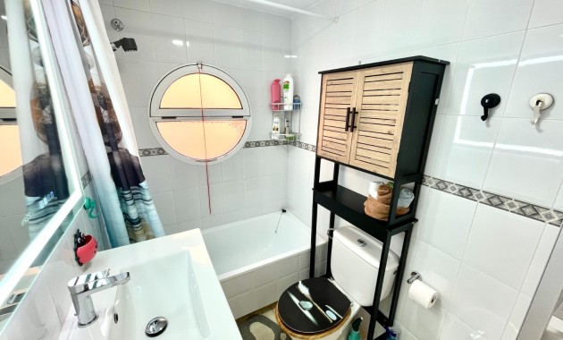 Herverkoop - Appartement / flat -
La Siesta