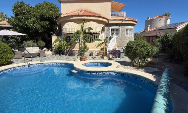 Venta - Villa -
Ciudad Quesada - Lo Pepin