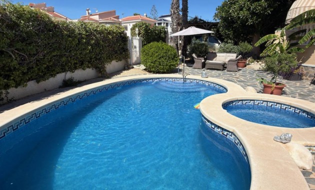 Venta - Villa -
Ciudad Quesada - Lo Pepin