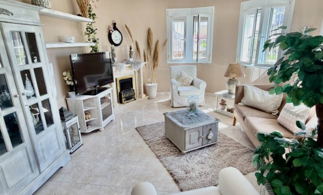 Venta - Villa -
Ciudad Quesada - Lo Pepin