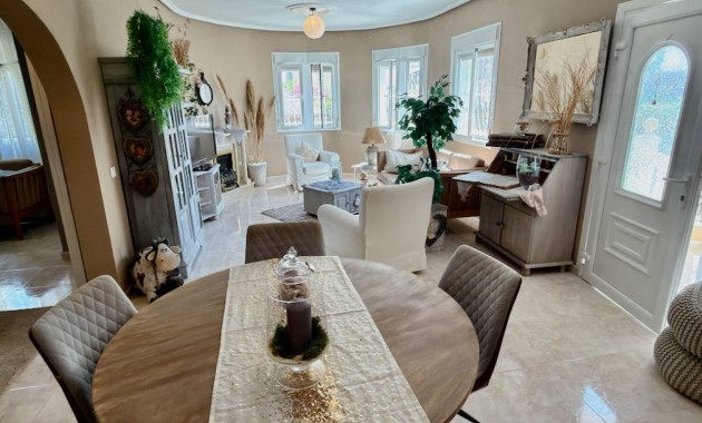 Venta - Villa -
Ciudad Quesada - Lo Pepin