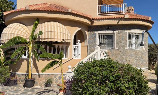 Venta - Villa -
Ciudad Quesada - Lo Pepin