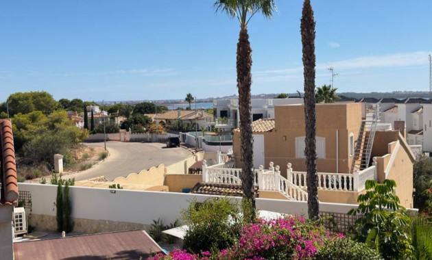 Venta - Villa -
Ciudad Quesada - Lo Pepin
