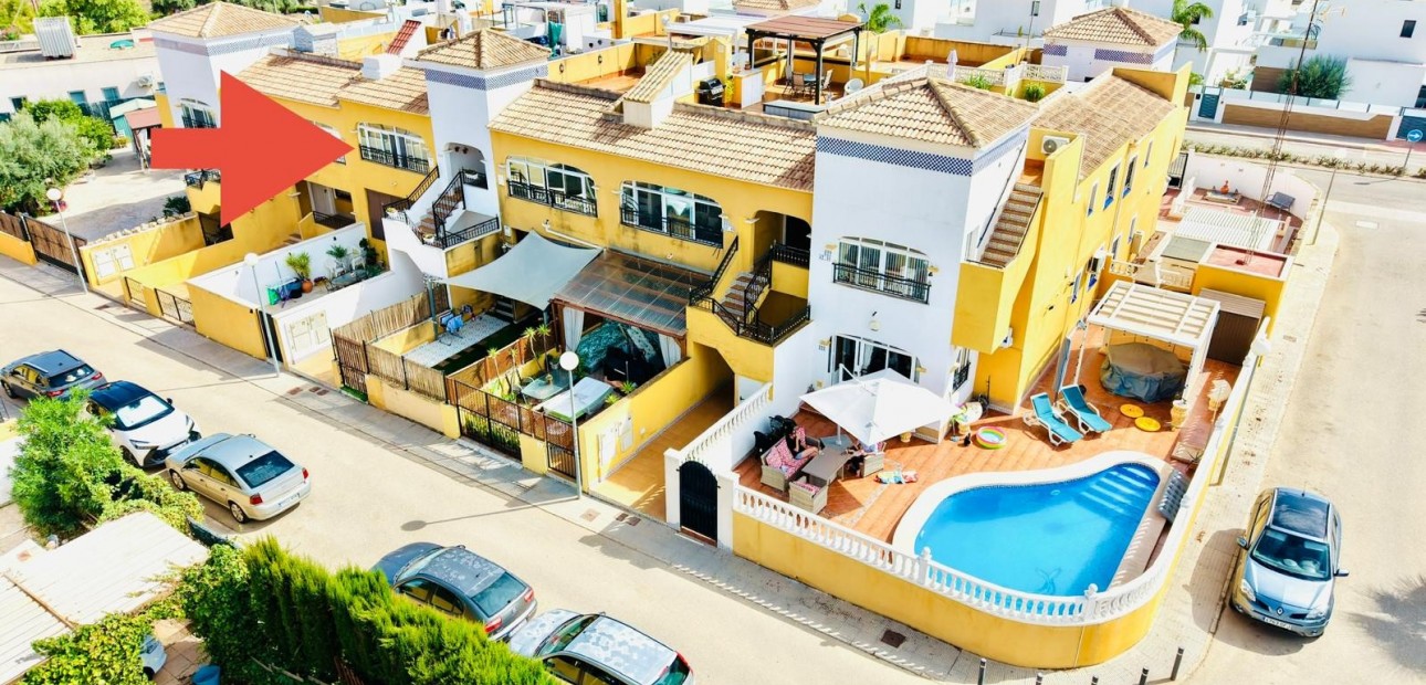 Venta - Apartamento / piso -
Los Montesinos - La herrada