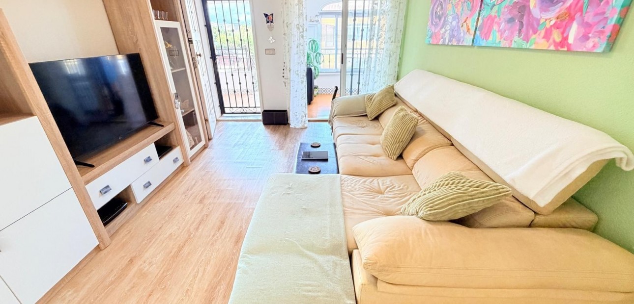 Venta - Apartamento / piso -
Los Montesinos - La herrada
