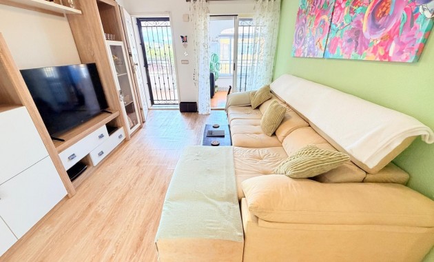 Venta - Apartamento / piso -
Los Montesinos - La herrada