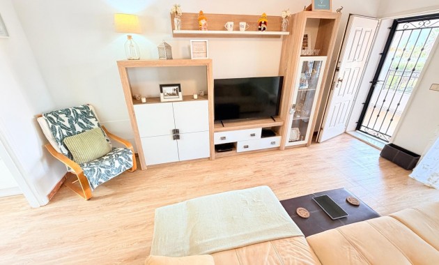 Venta - Apartamento / piso -
Los Montesinos - La herrada