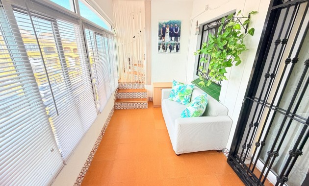 Venta - Apartamento / piso -
Los Montesinos - La herrada