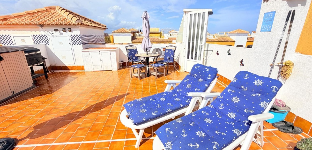 Venta - Apartamento / piso -
Los Montesinos - La herrada