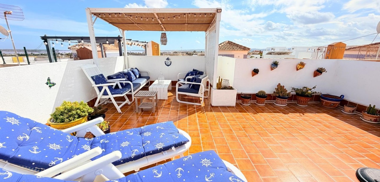 Venta - Apartamento / piso -
Los Montesinos - La herrada
