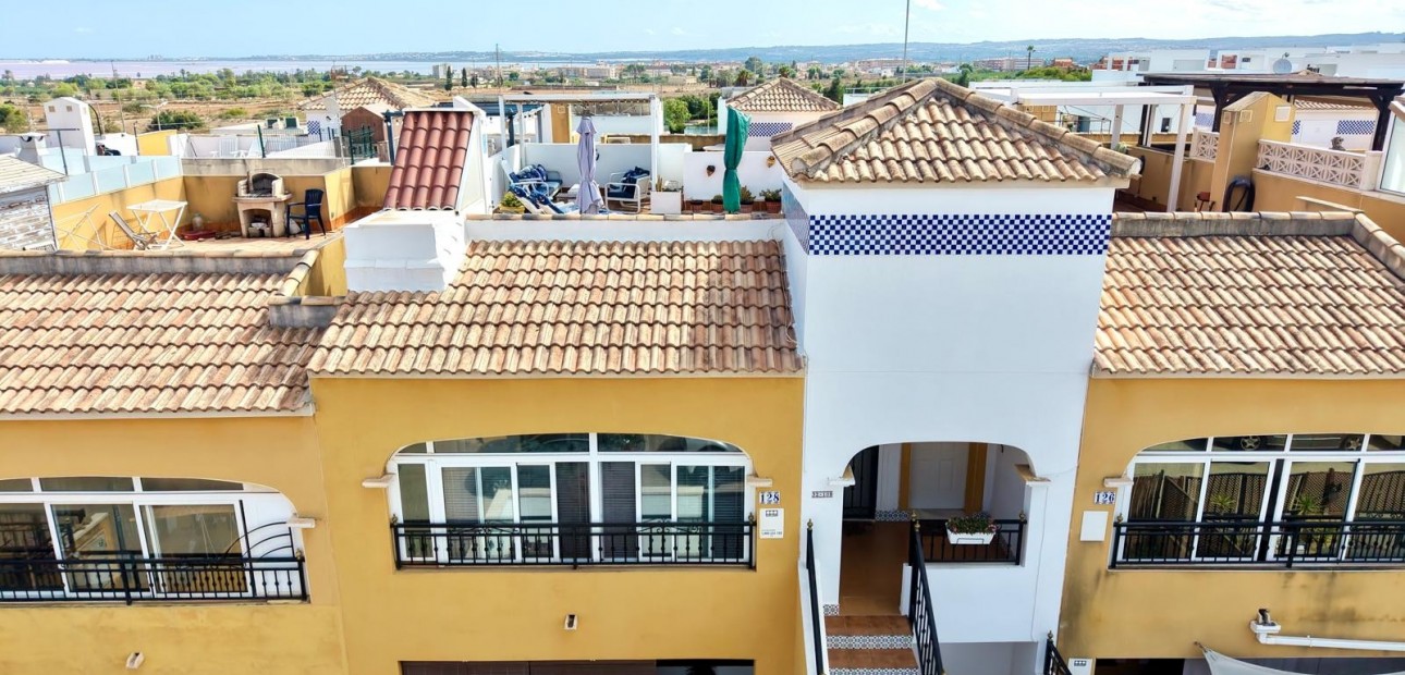 Venta - Apartamento / piso -
Los Montesinos - La herrada