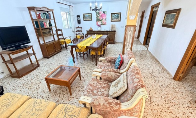 Sale - Detached Villa -
Crevillente