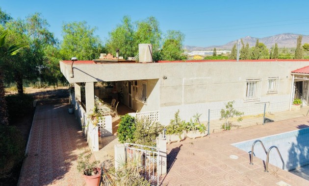 Sale - Detached Villa -
Crevillente