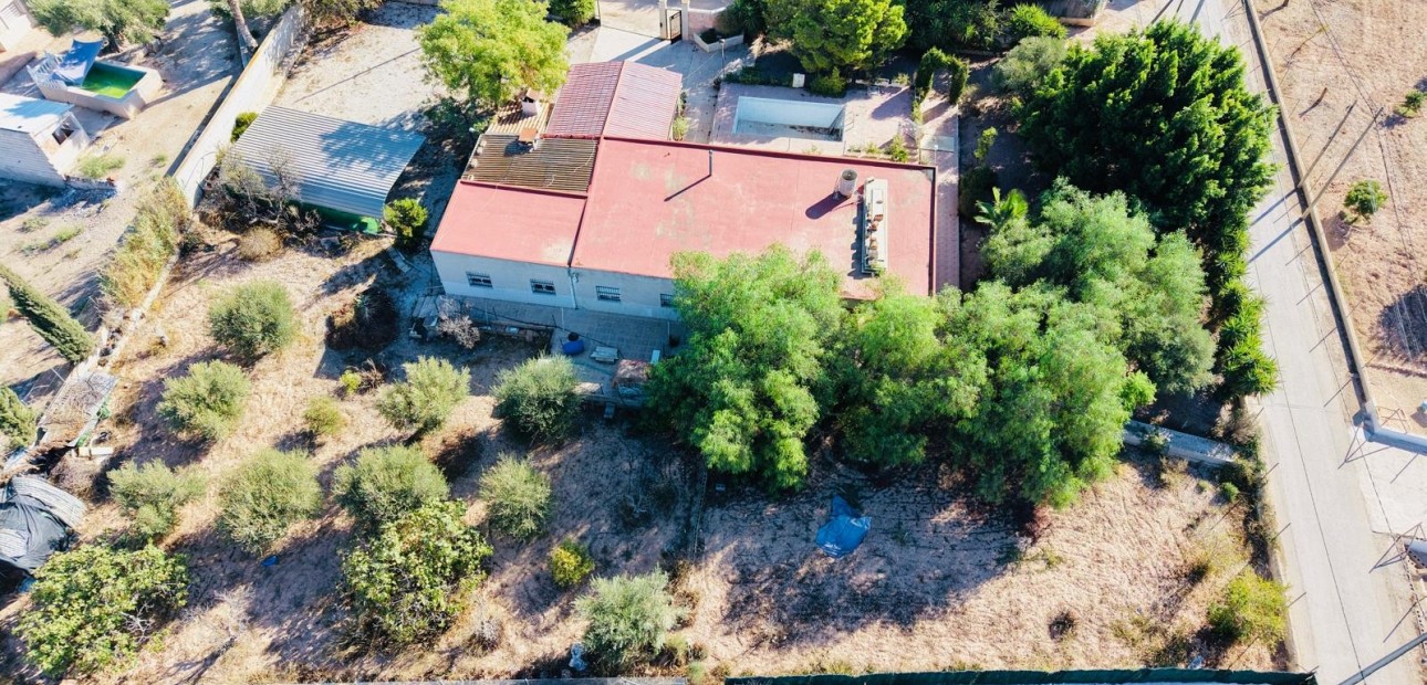 Sale - Detached Villa -
Crevillente
