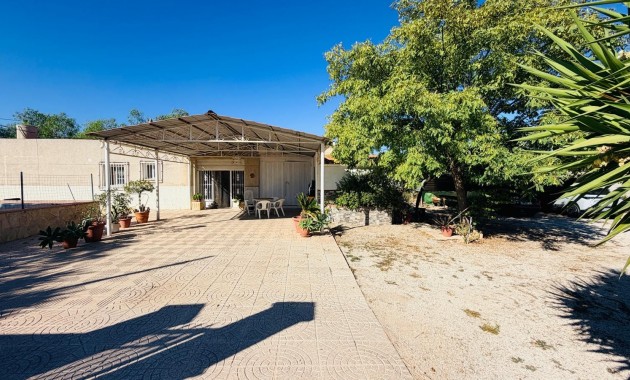 Sale - Detached Villa -
Crevillente