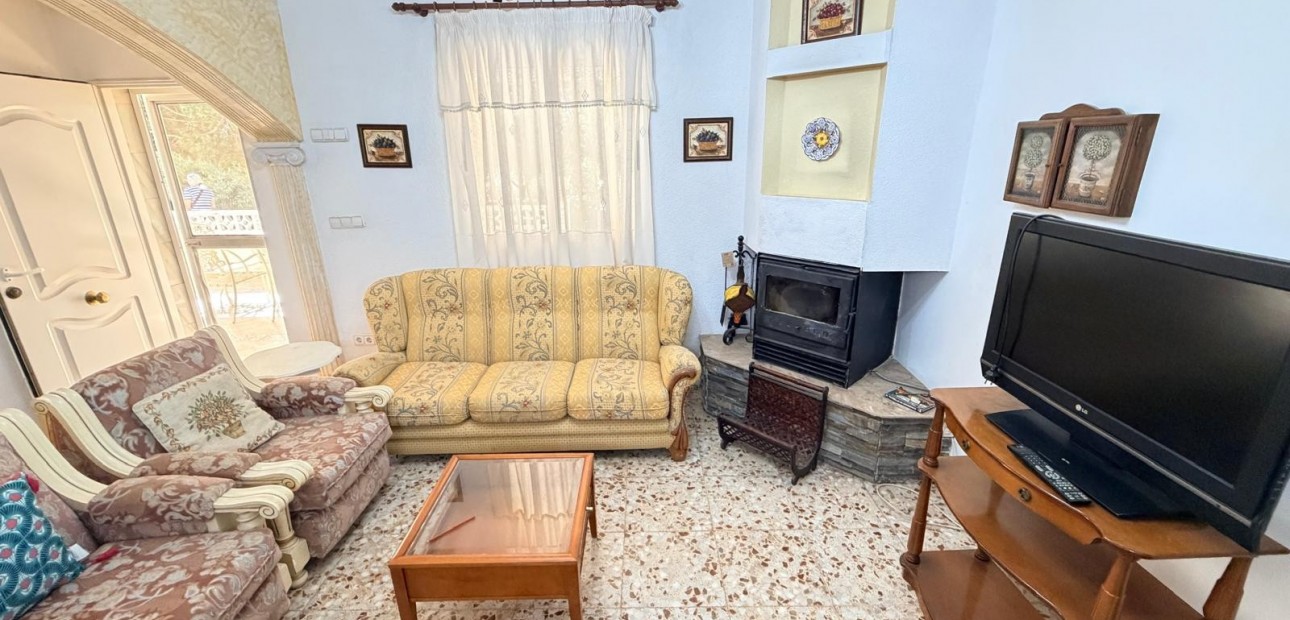 Sale - Detached Villa -
Crevillente