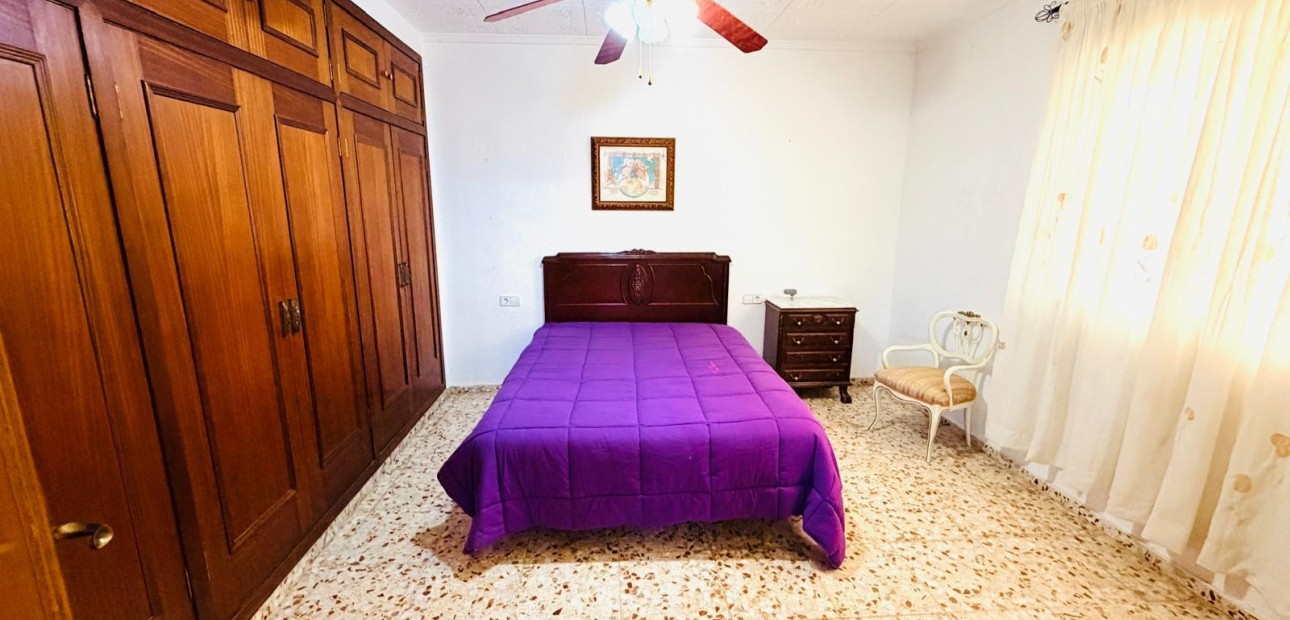 Sale - Detached Villa -
Crevillente