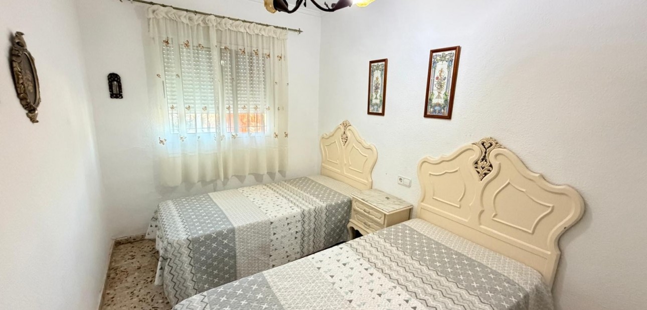 Sale - Detached Villa -
Crevillente