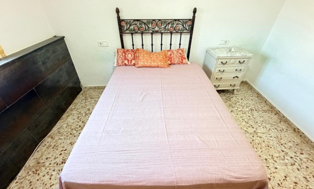 Sale - Detached Villa -
Crevillente